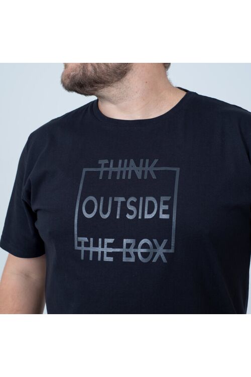 Camiseta Plus Size ThinK OutSide The Box