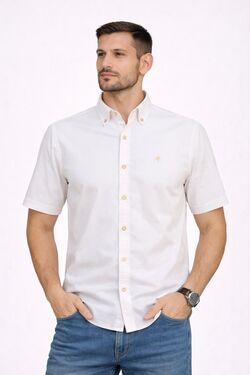 Camisa Masculina Slim Maquinetada Branco Manga Curta com Botão na Gola Caw